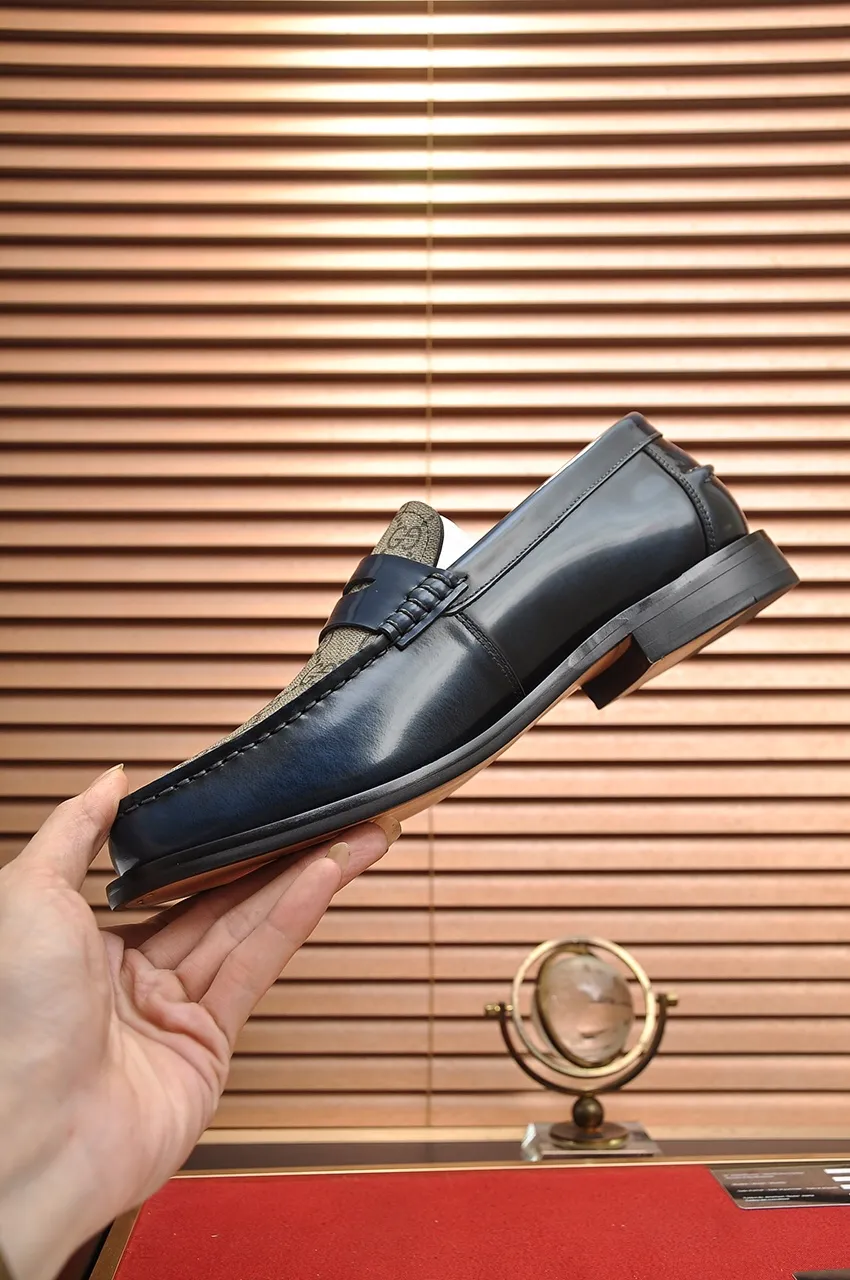 Men's shoes💰560💶Italy's top luxury men's shoe giant (GUCCI) (Gucci) (full cowhide lining) new arrival🍃Original European style🔰 Pleasant to the eye😍In order to make the shoes more durable and non-deformable🌀The production continues to follow traditional methods but there is still no lack of innovation💪Choose original sheepskin for the leather♻️ Smooth and natural And extra bright ⭐Made of imported cowhide, the first choice of rich people 38-45 (45 customized)